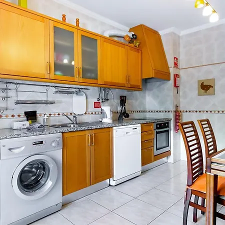 Spacious 2 Bdr W/ Patio By Lovelystay