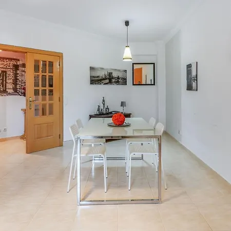 דירה Spacious 2 Bdr W/ Patio By Lovelystay Armação de Pêra