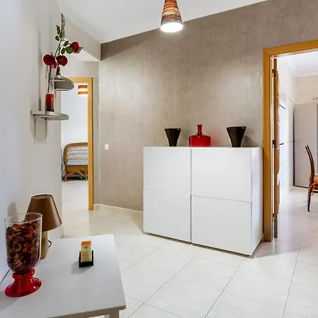 Spacious 2 Bdr W/ Patio By Lovelystay *