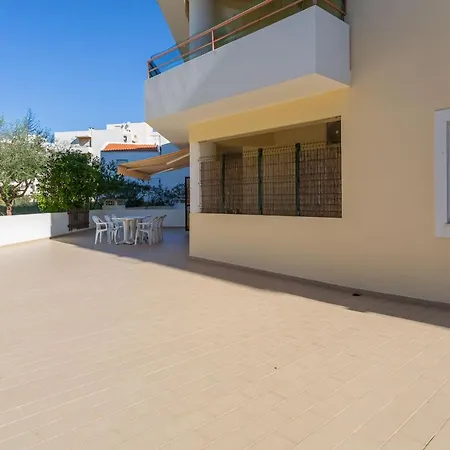 דירה Spacious 2 Bdr W/ Patio By Lovelystay